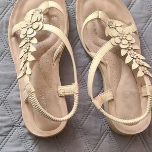 Elegant Cream Floral Sandals